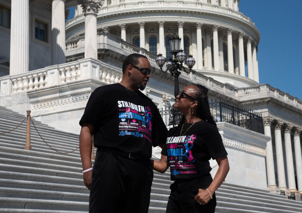 LaSaaun Lives Foundation advocates in stillbirth prevention shirts on the steps of the U.S. Capitol